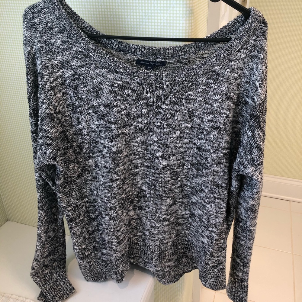 AE black&white sweater